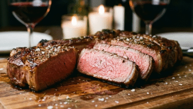 jautienos kepsnys supjaustytas ant lentutės